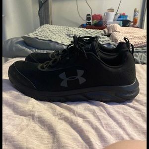 Men’s Under Armour shoes